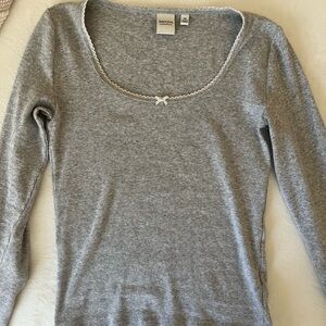 Aritzia homestretch bow longsleeve